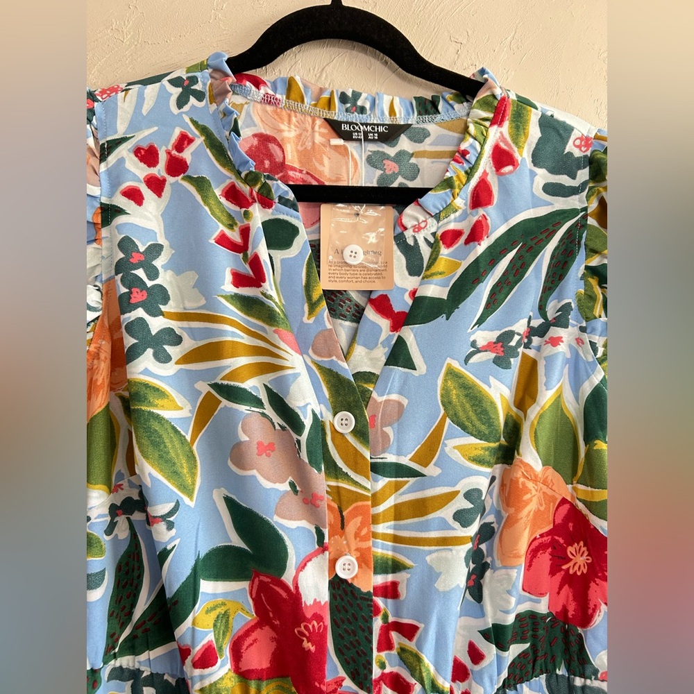 NWT BloomChic jumpsuit - Picture 3 of 11